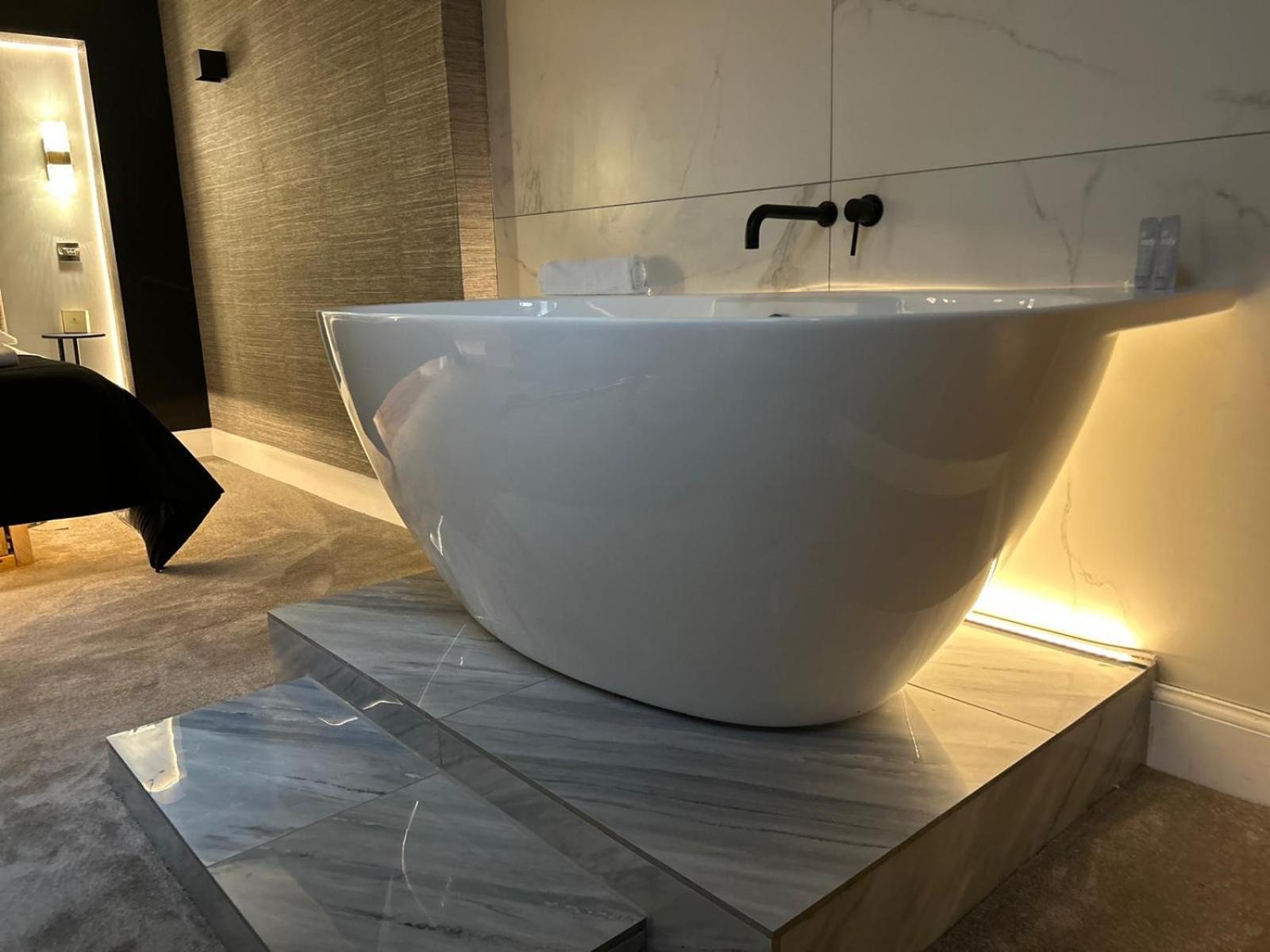 Luxury 1Bed Retreat Edinburghアパートメント エクステリア 写真